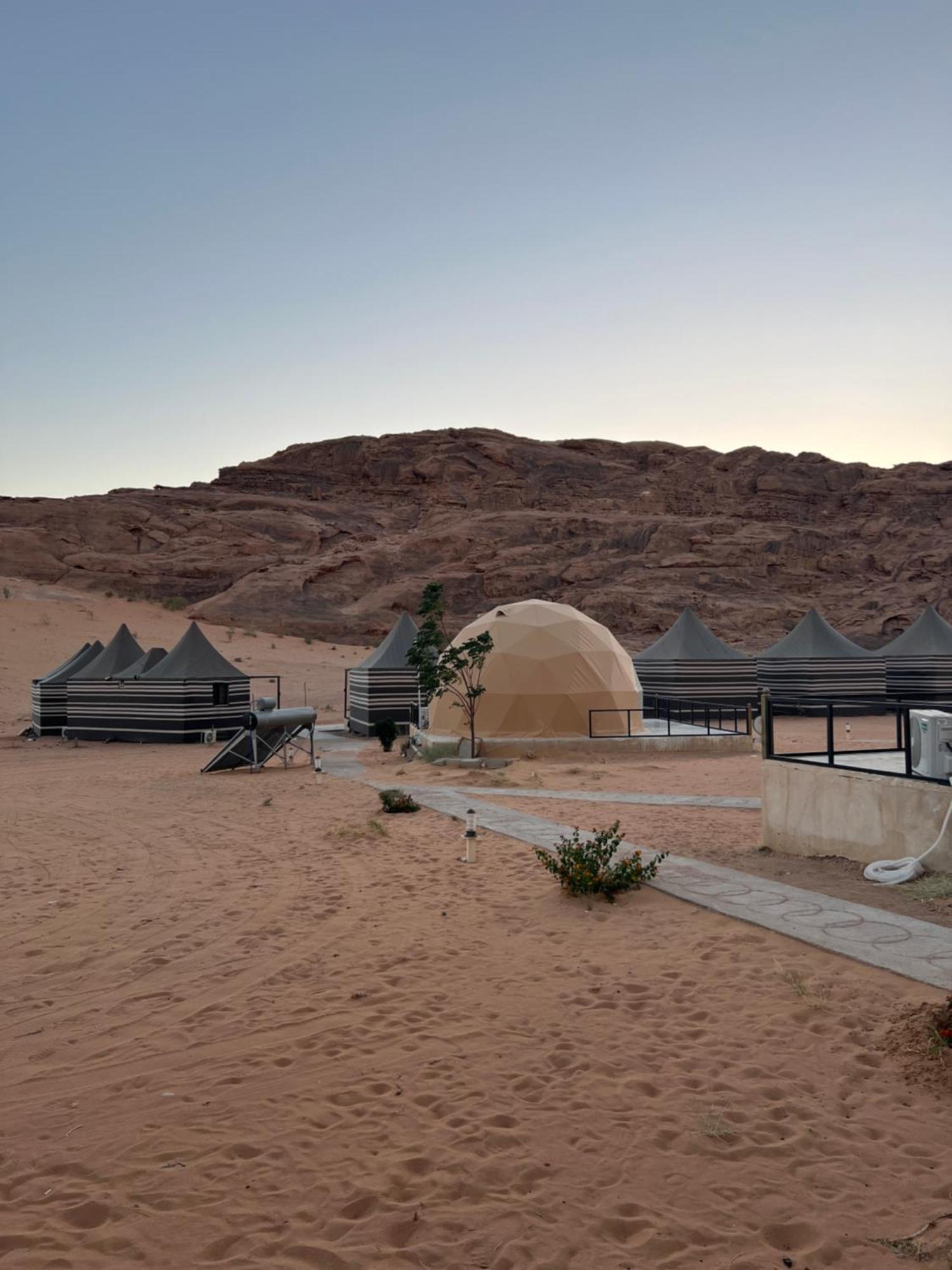 Magic Mountain Camp Leilighet Wadi Rum Eksteriør bilde