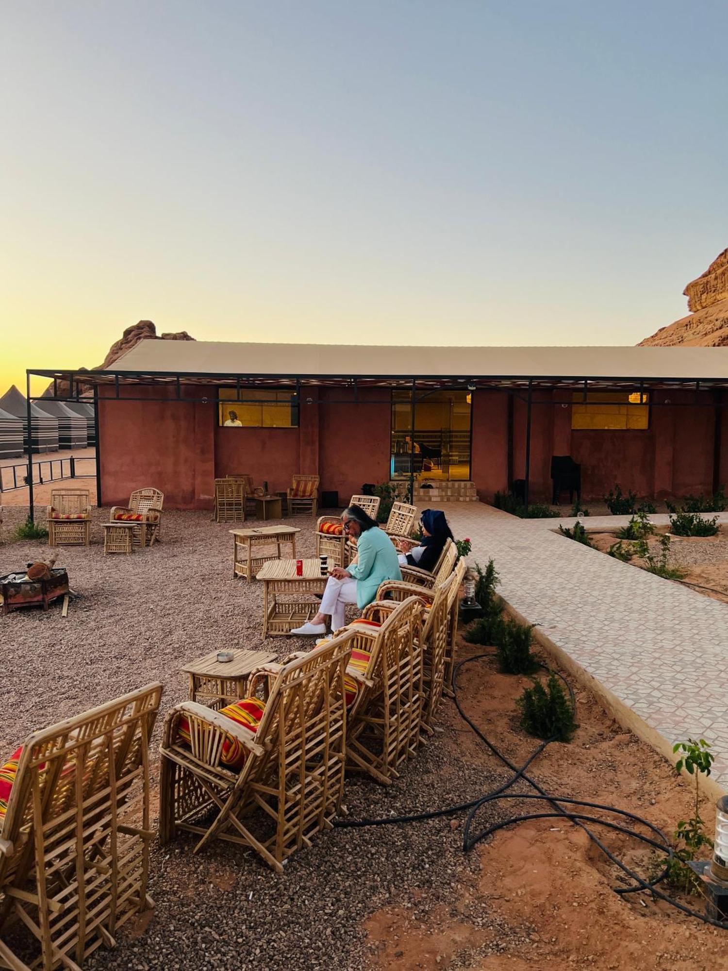 Magic Mountain Camp Leilighet Wadi Rum Eksteriør bilde